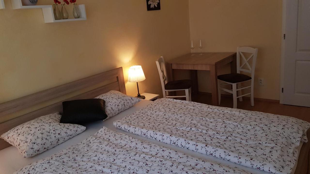 Apartman Lotos 미쿨로프 외부 사진